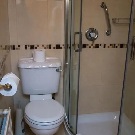 לינה וארוחת בוקר Algret House