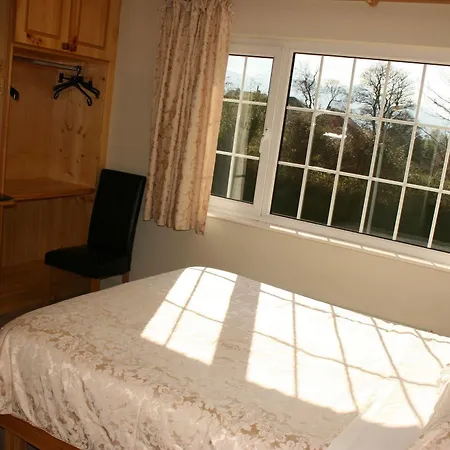 לינה וארוחת בוקר Algret House